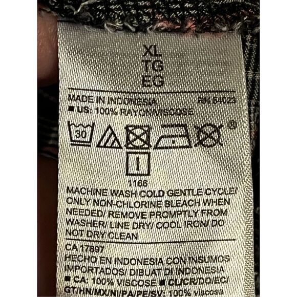 Old Navy Womens Henley Shirt Size XL Black/Pink Plaid Long Sleeve Pullover (3221 - Picture 4 of 5